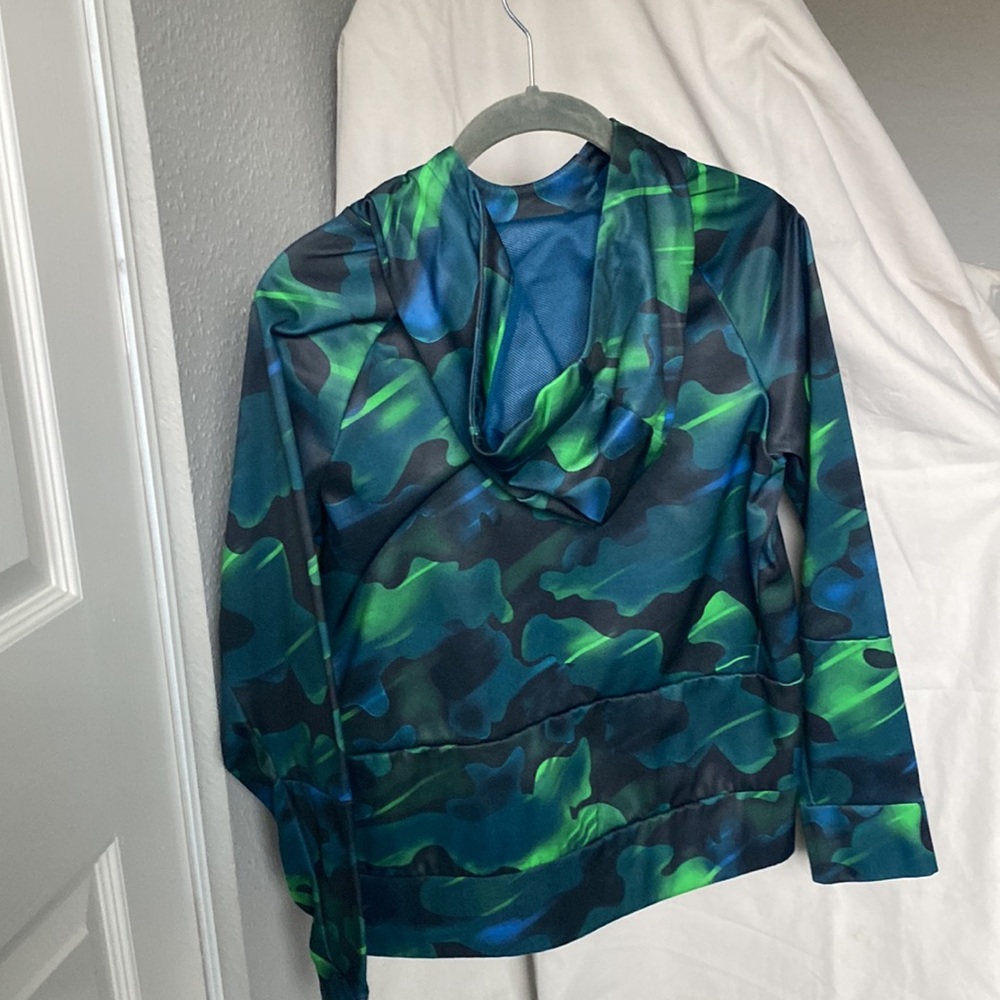 Boys Nike Dri-Fit Hoodie. Excellent Used Condition. Boys Size Large - Picture 4 of 5